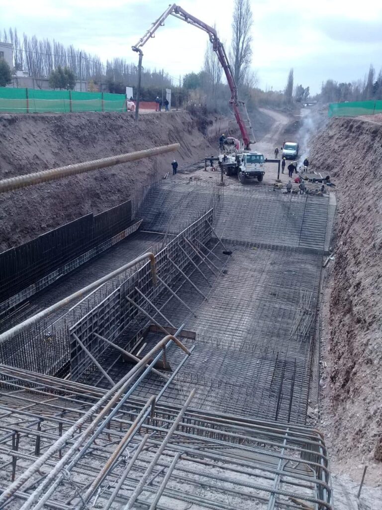 Obra de canalización estructural