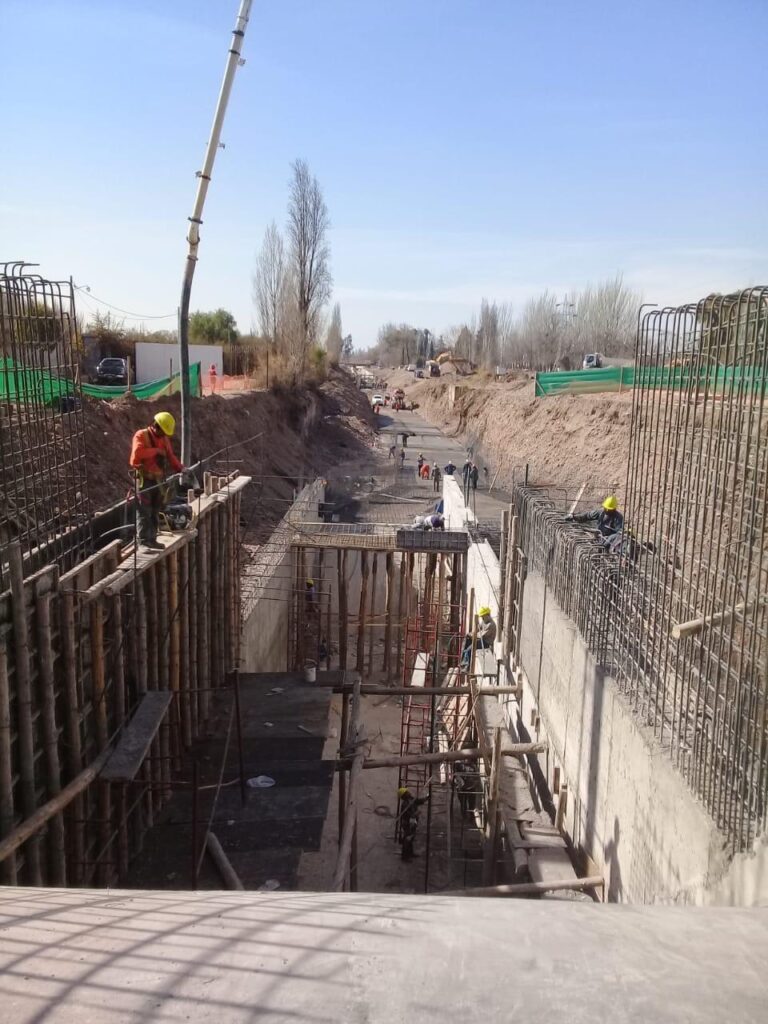 Movimiento de Suelo y Obras Civiles
